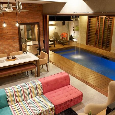 Isla Villa 1 Amazing Waterfall Pool House Near Beach, Bars & Restaurants Lapu-Lapu City Exterior photo